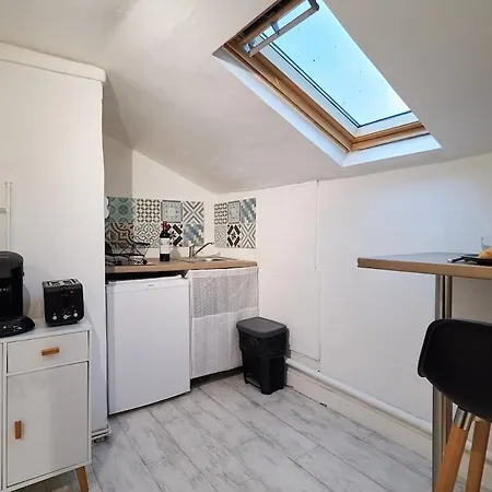 Le Petit Brossolette - T1 - 500m2 Gare Centre Apartment Reims